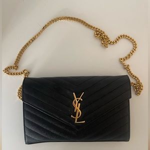 Saint Laurent Monogramme Large Grain De Poudre Wallet on Chain